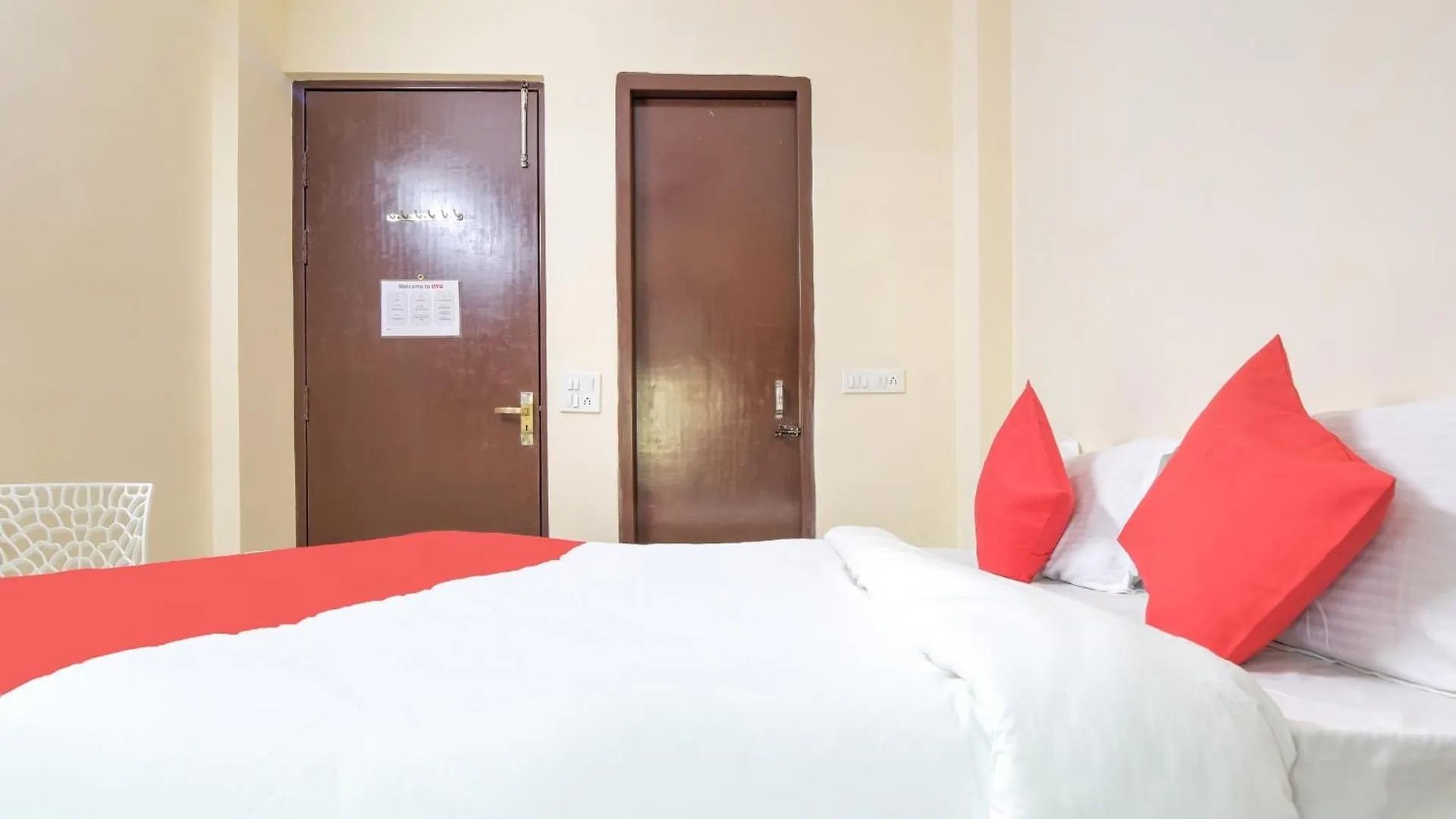 Hotel O Tipsyy Inn Near Ardee Mall Gurgáon Indie